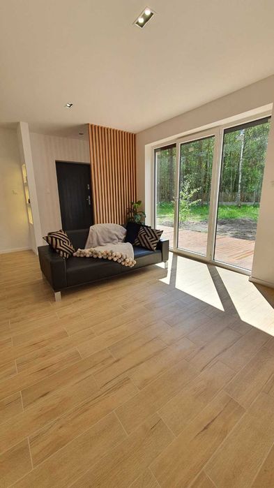 Kompleksowe remonty i wykończenia wnętrz ,  układanie płytek , paneli