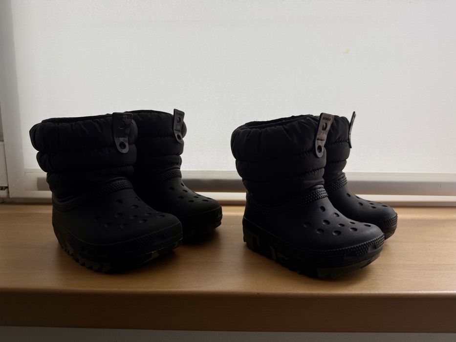 Продам дітячи зимові чоботи Crocs