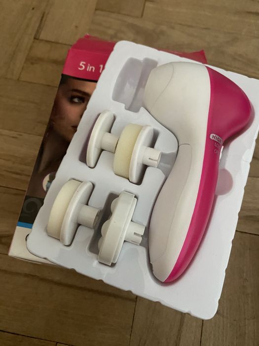 Elektryczna szczoteczka do mycia i masażu twarzy