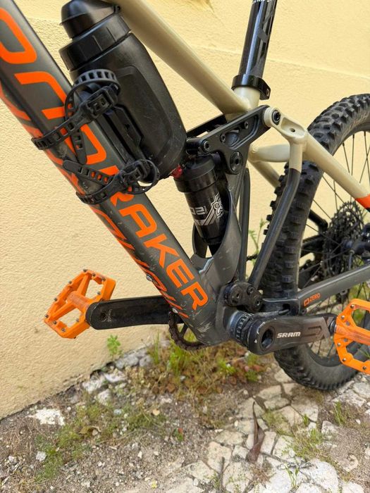 Mondraker Factor 24 BTT Infantil com Dupla Suspensão (2024)