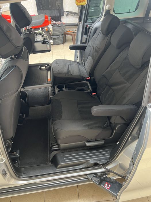Mazda 5 офіціальна