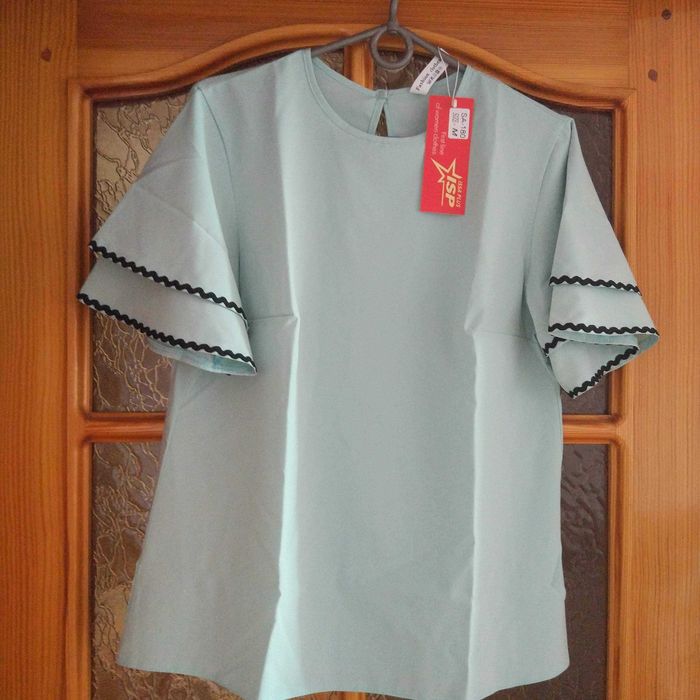 М"ятна блуза з воланами 48-50р