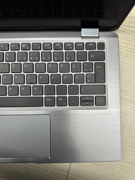 Dell Latitude 7420 2-em-1 (Tátil) - i5 11ª Gen, 16GB RAM