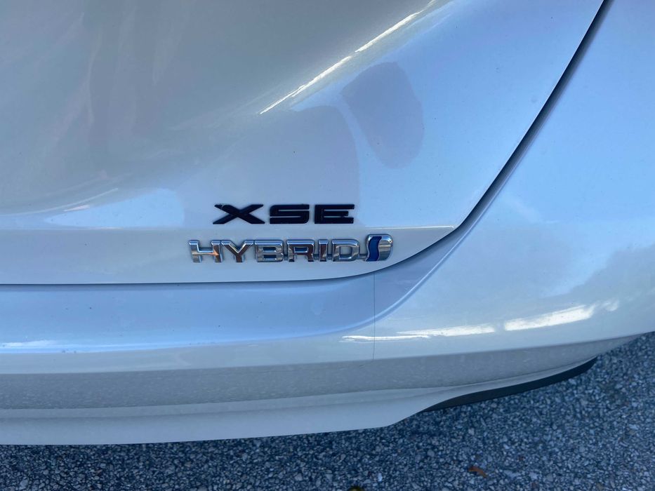 2019 Toyota Avalon Hybrid XSE Sedan 4D