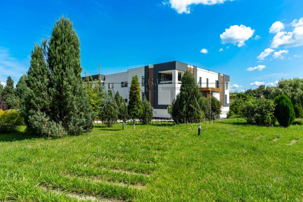 Ексклюзивна  VIP Резиденція свій парк, озеро, Обухівський район