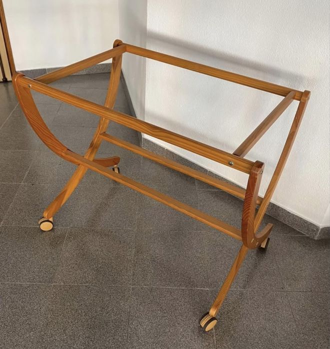 Berço para bebé em madeira