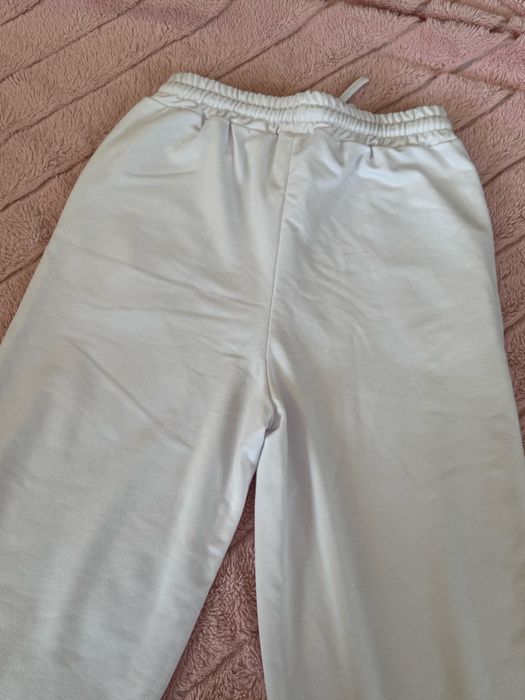 Костюм жіночий, білий