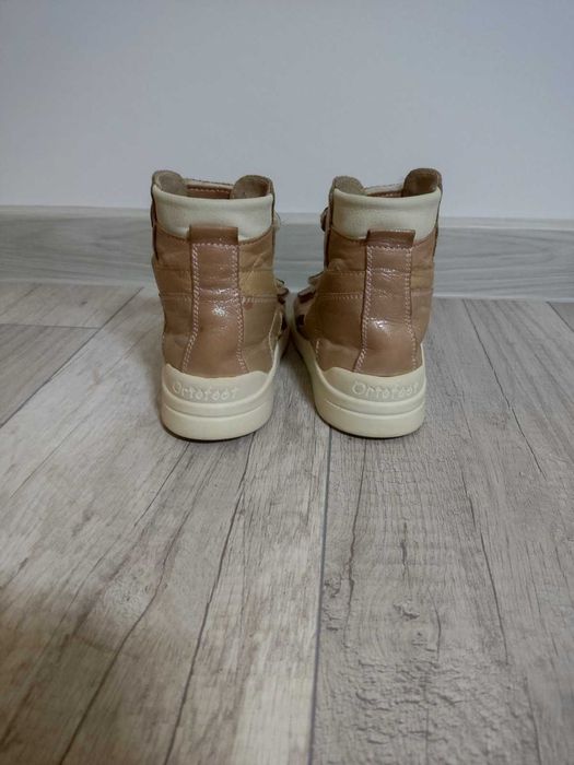 Взуття ортопедичне для дівчинки