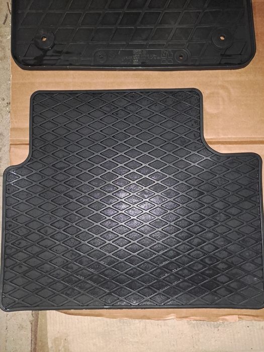 Килимки оригінальні гумові Шкода Октавія А7 ліфтбек