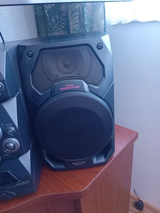 Wieża Panasonic z kolumnami