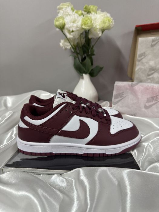 Стильні кросівки Nike Dunk Low Bordo White