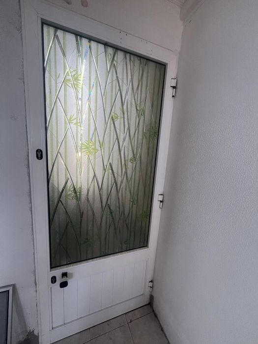 Portas em alumínio 200 euros cada uma