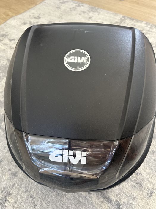 Top Case GIVI 30L Preto