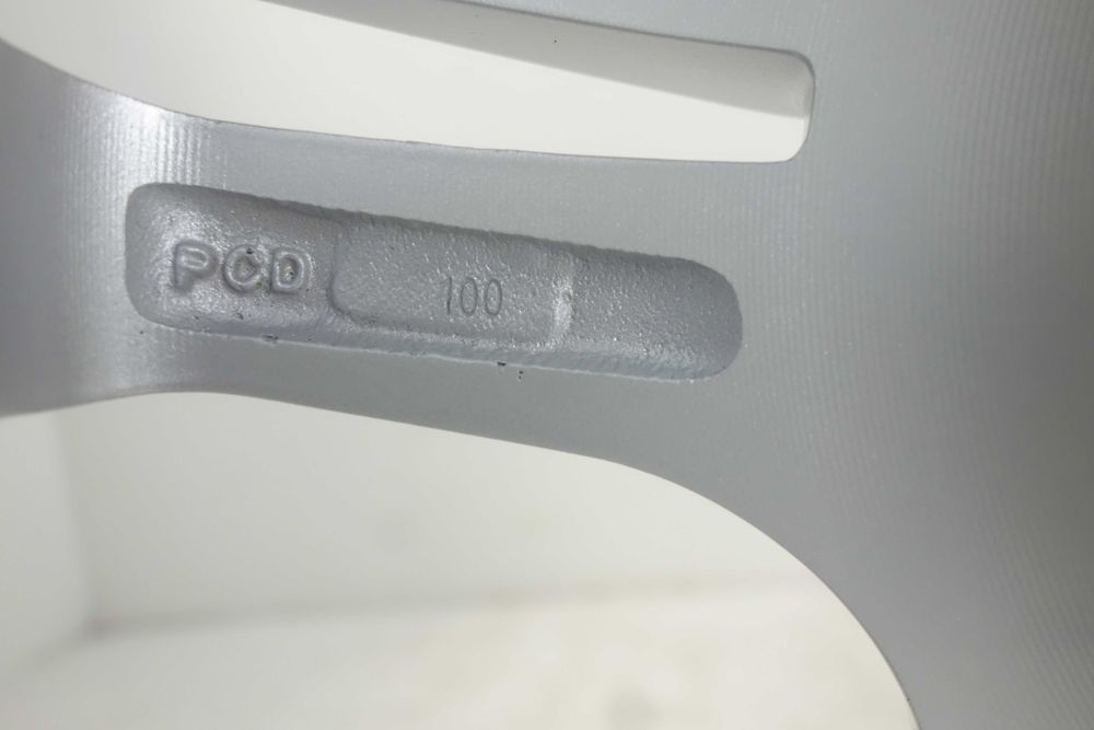 Alufelgi 15" 4x100 Hyundai Subaru Toyota Daihatsu Srebrne 1133