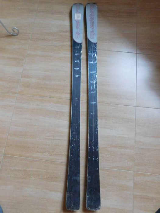 Narty NOWE firmy ELAN limitowana edycja Audi qattro