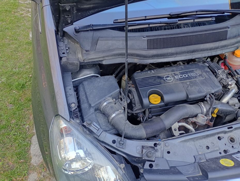 Opel zafira B super stan