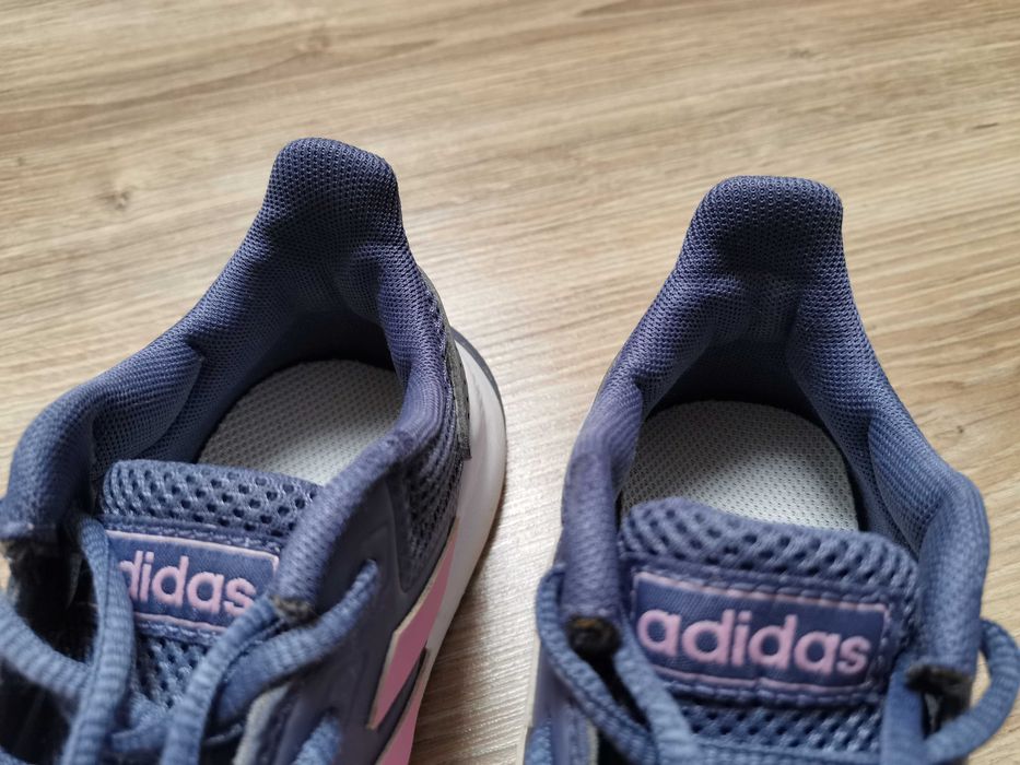 Продам кросівки Adidas Runfalcon K 34 розміру.