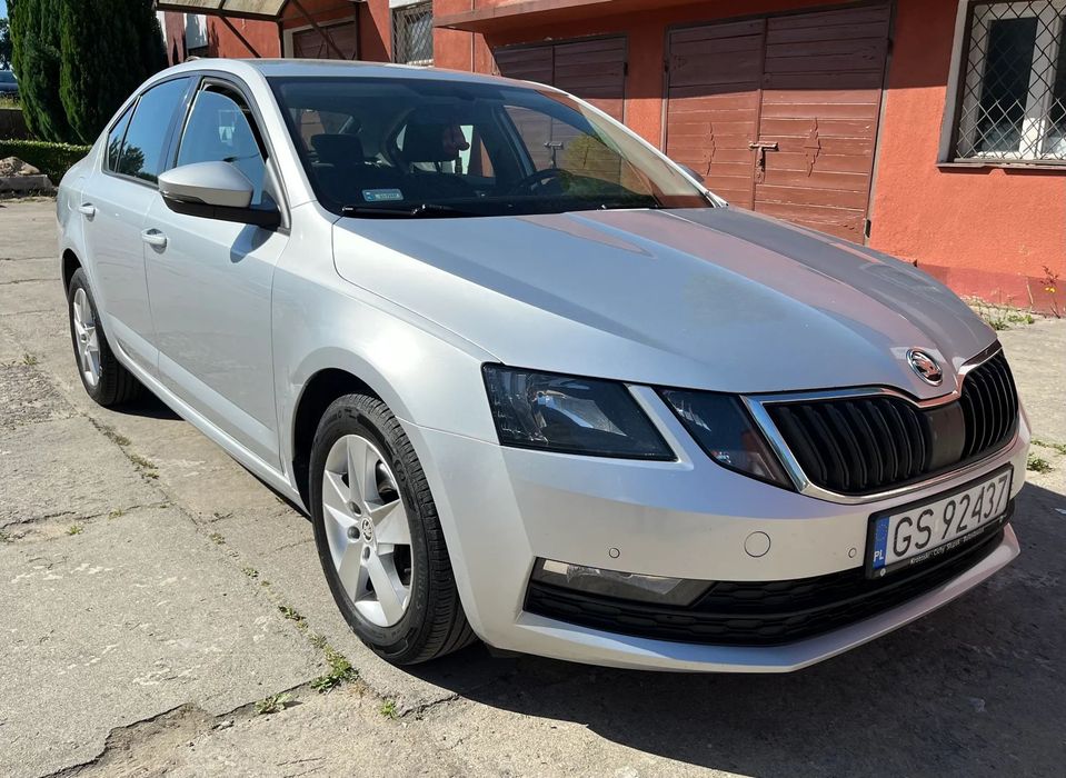 Skoda Octavia Skoda Octavia Ambition 1.4 TSI 110 kW  2017 rok