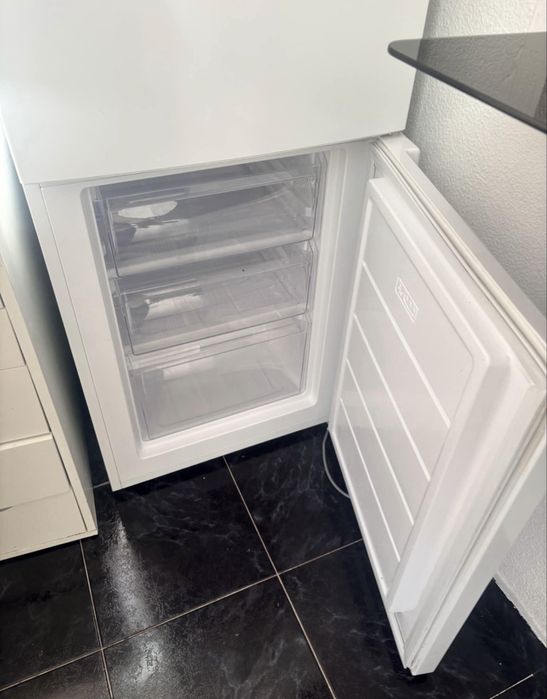 frigorifico Kuft 262L - 180cm Branco (novo)