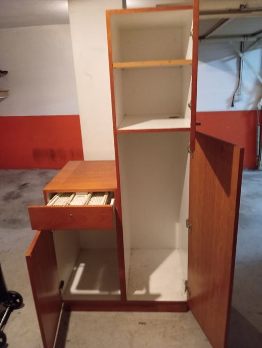 Vendo Armário para arrumação em mogno