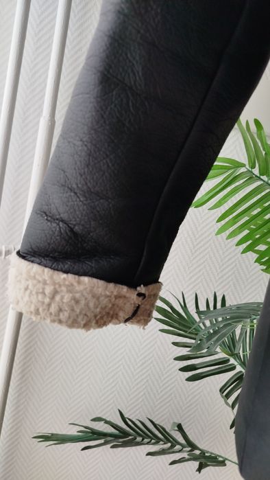 Ramoneska czarna ocieplana z kożuchem baranek Sinsay M oversize