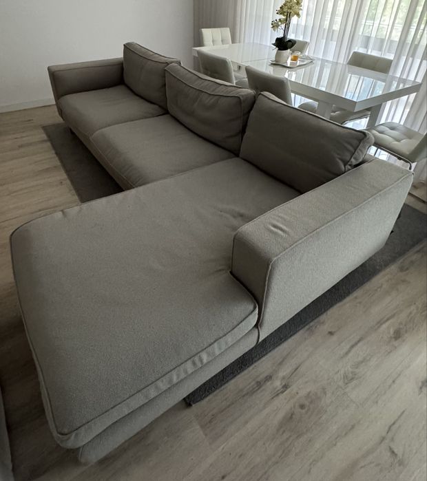 Sofa com chaise longue