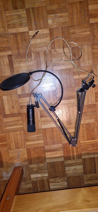 Mikrofon Novox NC-1 ze statywem i pop filtr