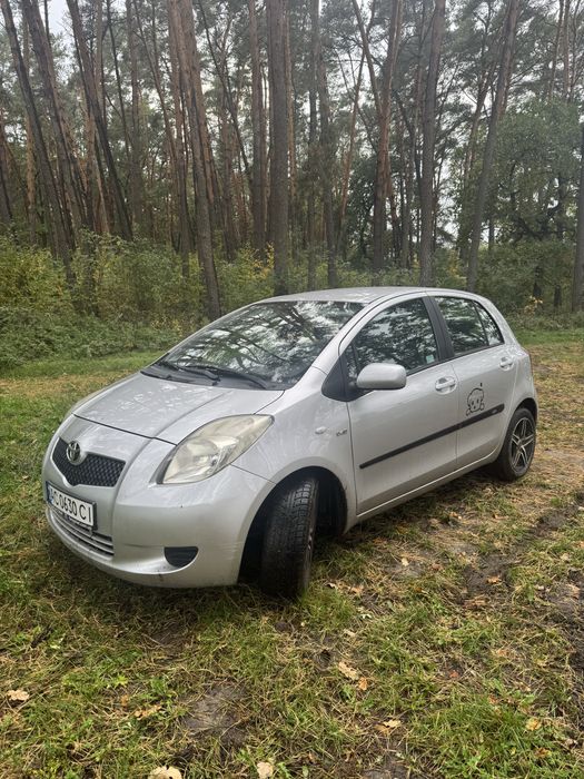Продам автомобіль Toyota Yaris