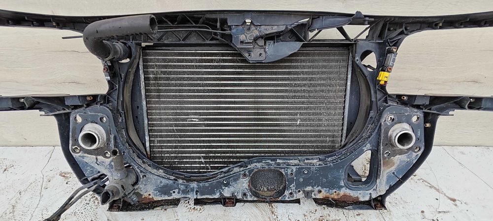 Pas Przedni kompletny Audi A4 B6 8E 1.9 TDI