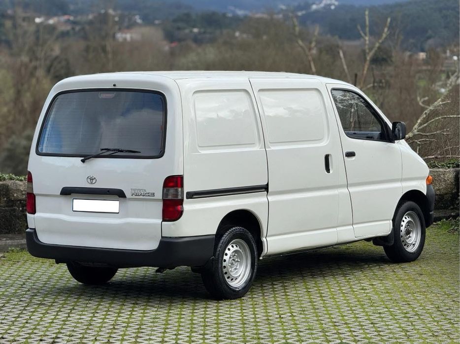 toyota hiace 2.4D