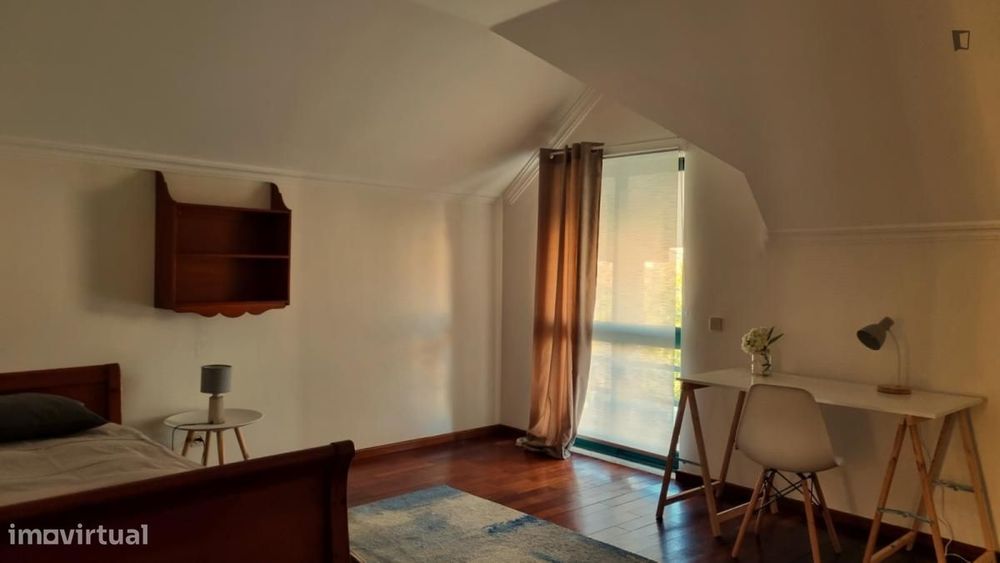 Quarto - localizado em Lisbon