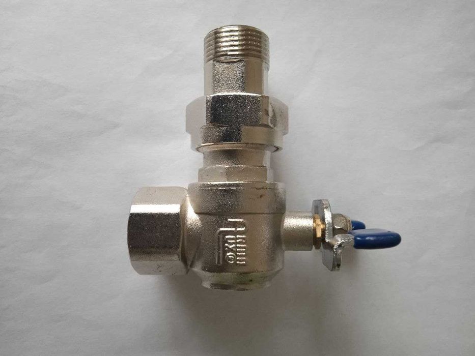 Краны поливочные шаровые с носиком, угловые и прямые 1/2", 3/4".