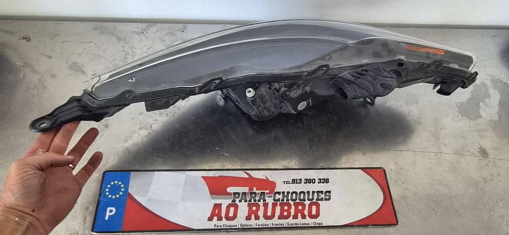 Farol esq toyota aygo mk2 (2015-2018)