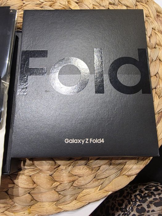 Samsung z Fold 4 Stan idealny z Oryginalnymi Foliami