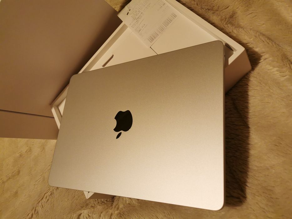 Macbook air  komplet paragon