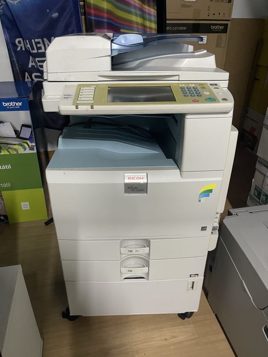 Multifunçoes até A3 a cores Ricoh MP C2050
