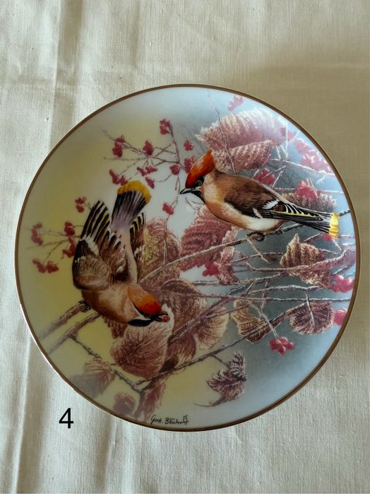 Вінтаж : Колекція фарфорових настінних тарілок.