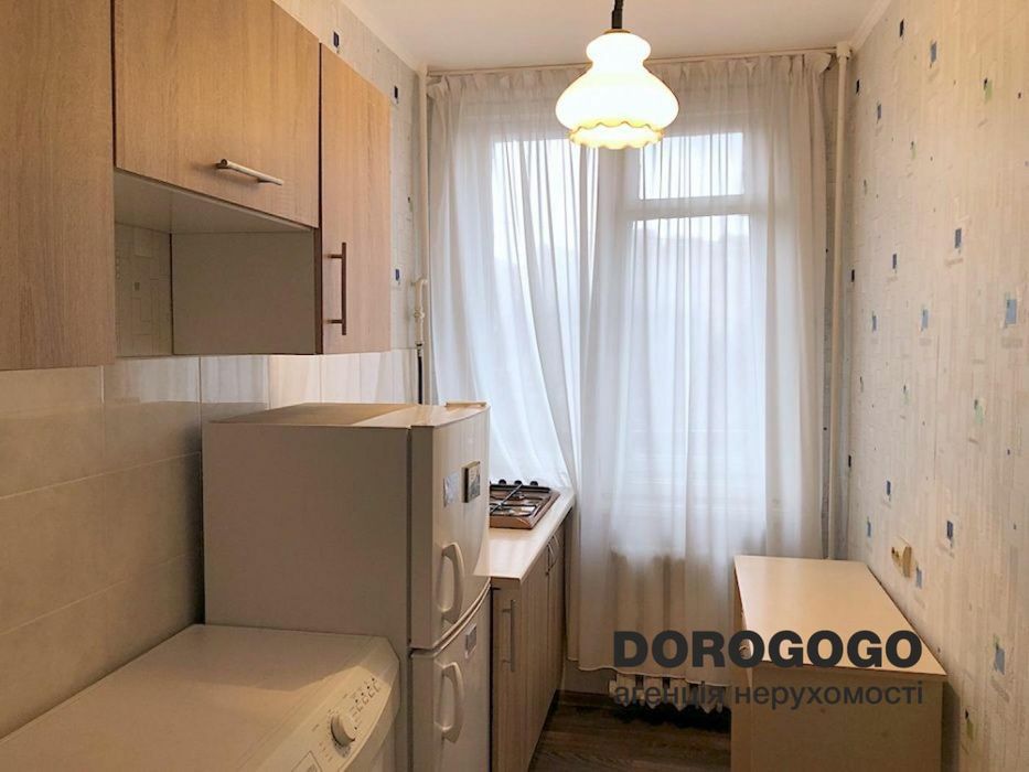 Науки 20, метро Деміївська, продаж 1к, терміново, торг