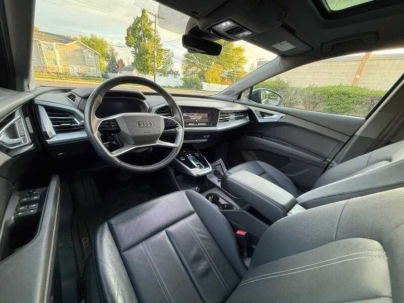 2022 Audi Q4 e-tron quattro Premium 50