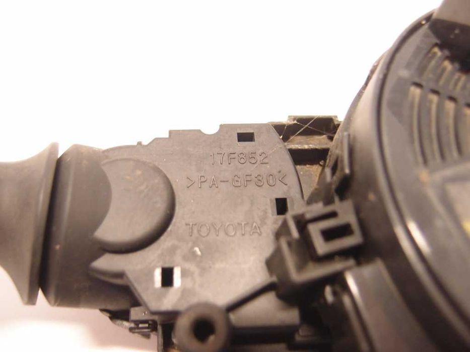 Przełączniki pod kierownice Toyota Auris E18 1.8 hybrid 2013r.