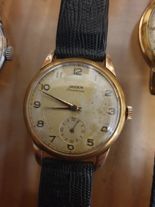 Relógios a corda e automático