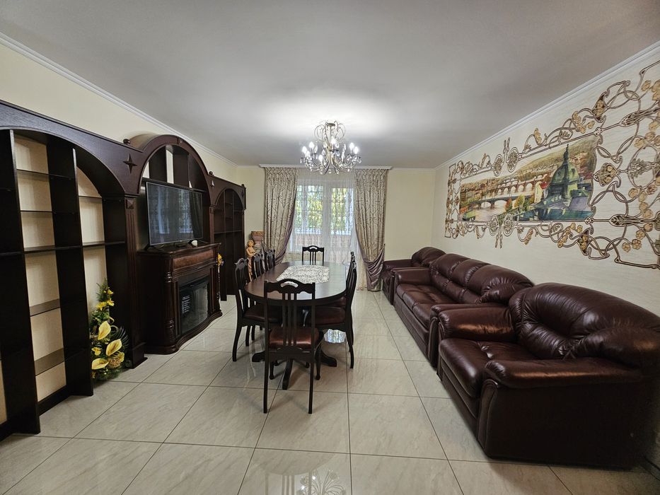 Продам квартиру Поділля Бортняка