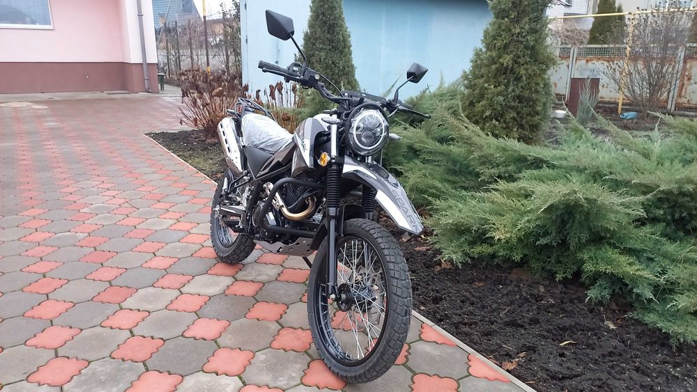 Продам новий мотоцикл SPARK SP250D-3 м-н" Мото-Рай", м.Синельникове.
