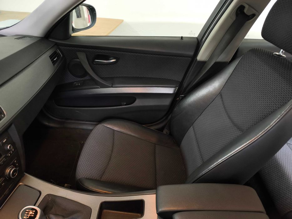 BMW E90 318d 2010