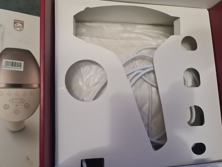 Продаю фотоепілятор Philips Lumea BRI 958/00