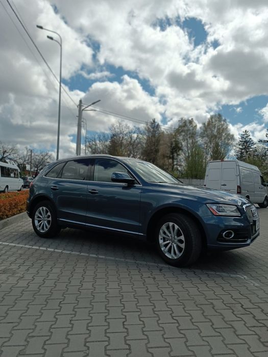 Автомобіль Audi Q5