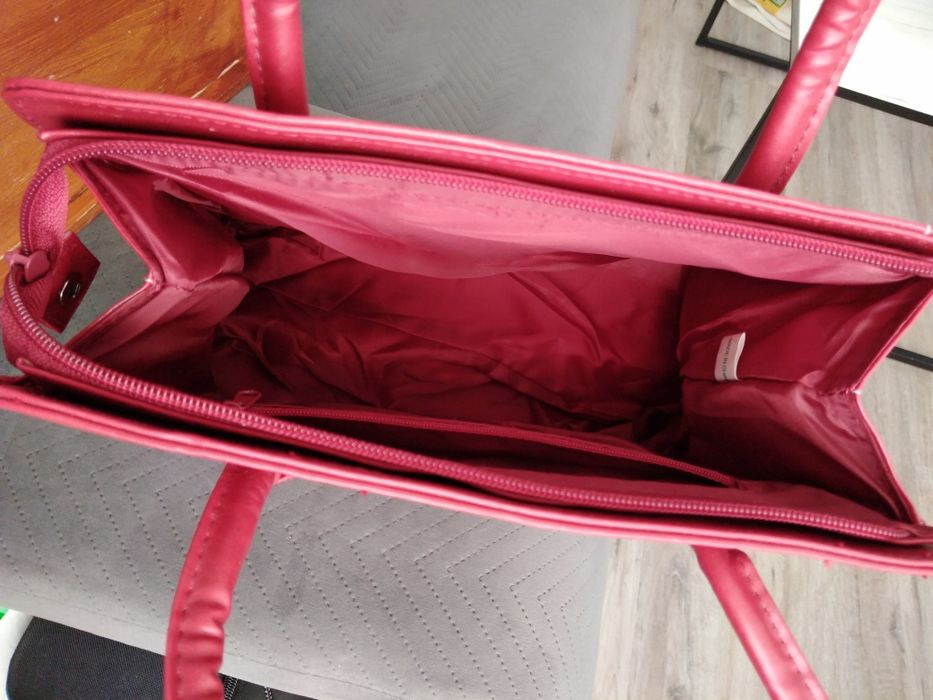 Czerwona torebka,ekologiczna skóra.