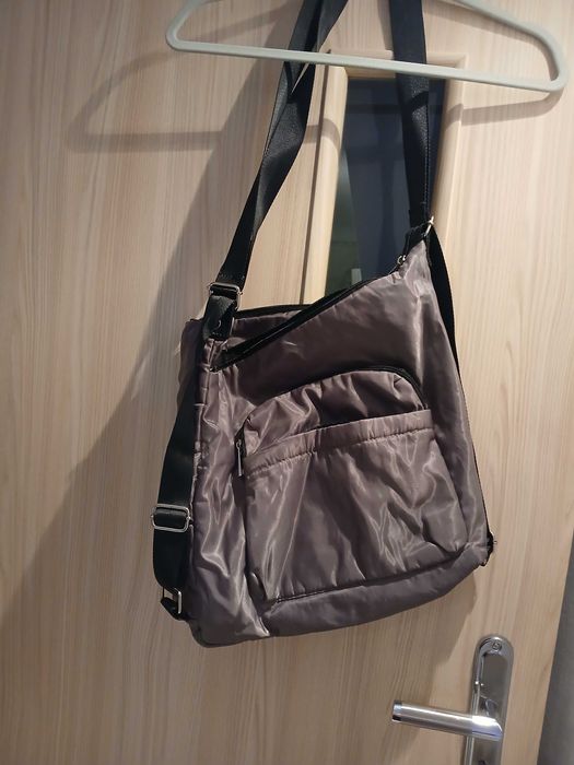 torebka na ramię dużo kieszonek