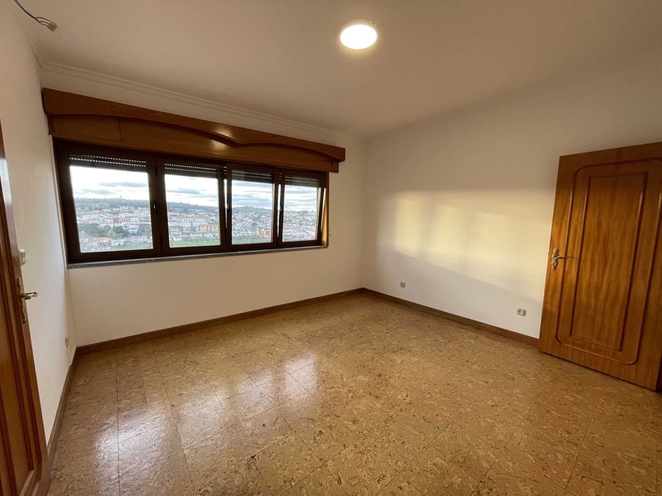 Prédio Multifamiliar em Mirandela | Elevado Potencial de Investimento