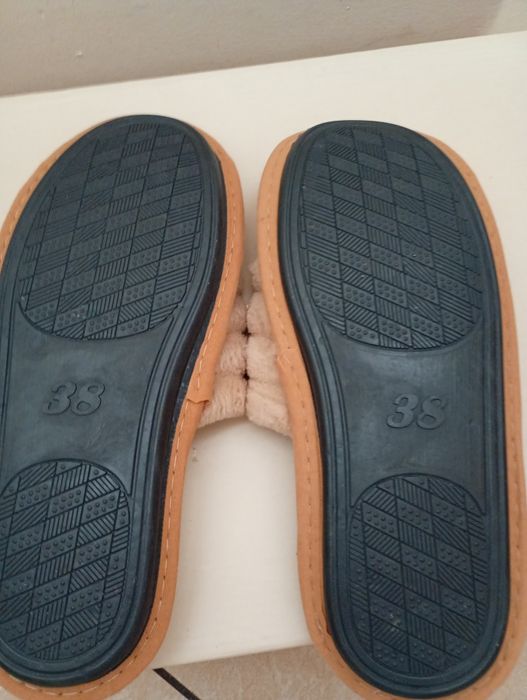 Nowe pantofle damskie